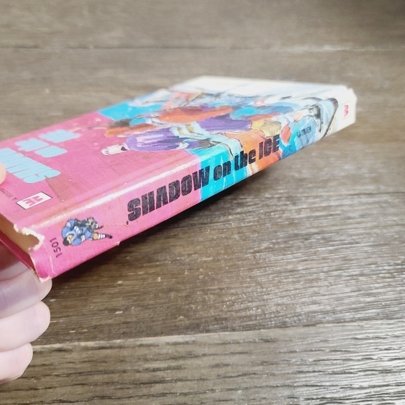 Vintage Shadow on the Ice by Carl Henry Rathjen Whitman Sports Adventure Book - Picture 3 of 11